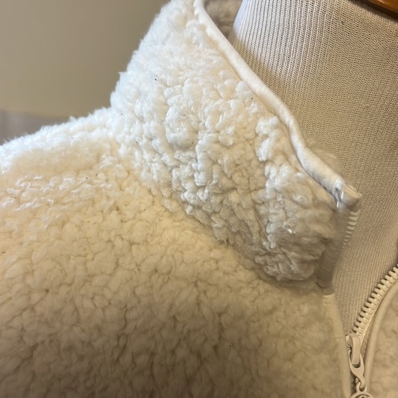 Victoria’s Secret full zip, Sherpa jacket, off-white, side, pockets, new - Picture 5 of 14